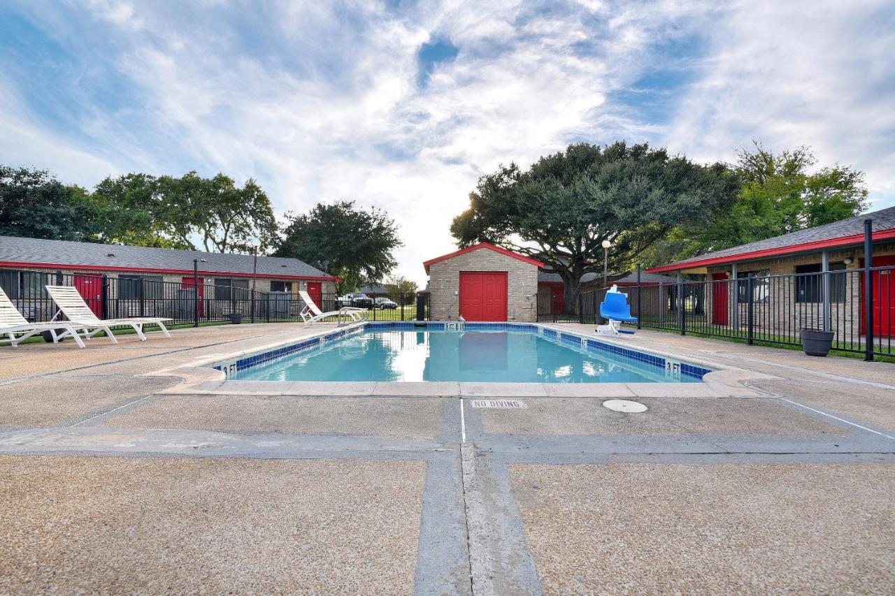 Americas Best Value Inn Lockhart Tx Eksteriør bilde