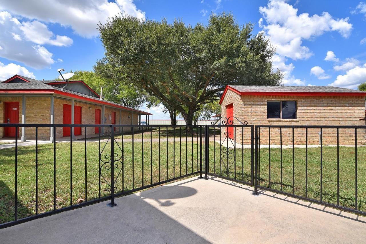 Americas Best Value Inn Lockhart Tx Eksteriør bilde