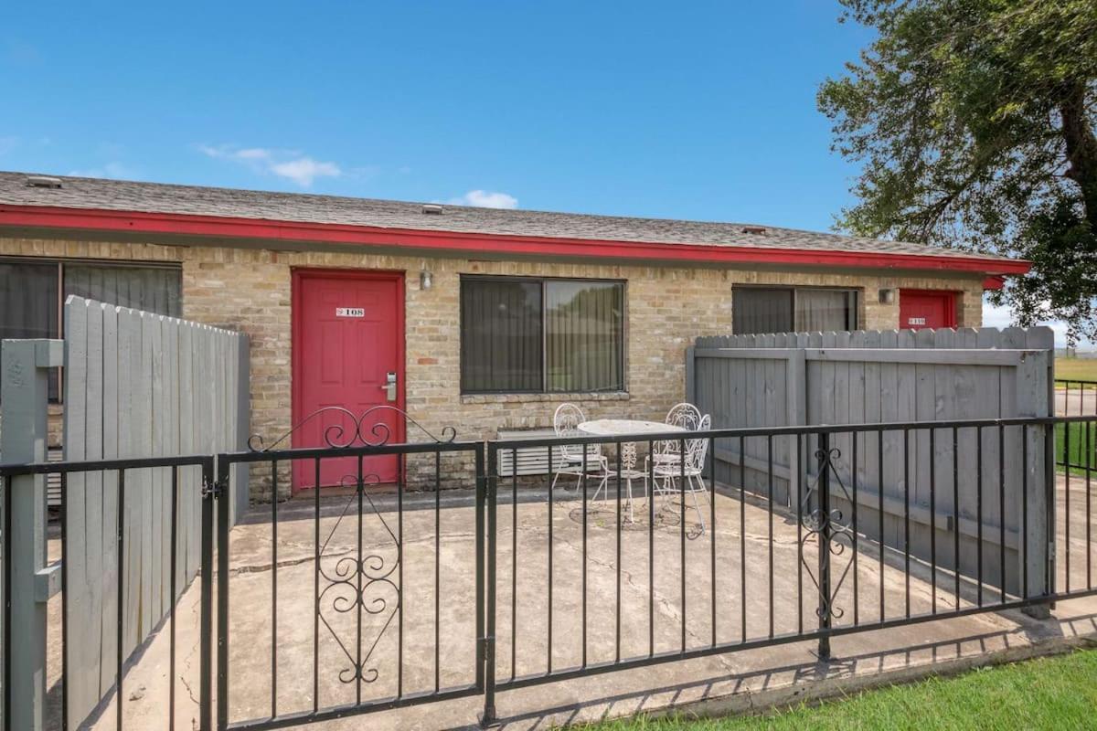 Americas Best Value Inn Lockhart Tx Eksteriør bilde