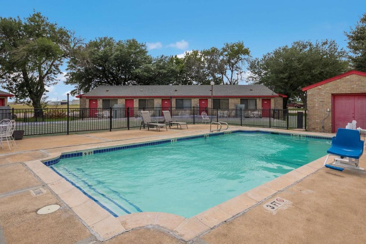 Americas Best Value Inn Lockhart Tx Eksteriør bilde